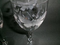 Vintage Set of 5 Etched Floral Butterfly Stemmed Wine Glasses 7.5in