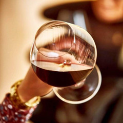 Denk’Art Hand-Blown Burgundy Red Wine Glasses – Set of 2 Crystal Elegance