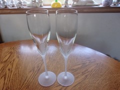 Toasting Flutes Frosted Petal Stem 9 7/8″ Crystal Mikasa Blown Glass – Set of 2