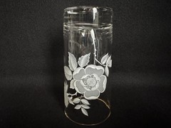 Set of 4 Vintage Wild Rose Pattern Floral Tumblers with Gold Rim 5 1/2″ Tall