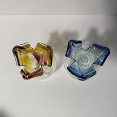 Set Of 2 Wine Glasses Beautiful Footed Hand Blown Art Glass Blue And Amber Rare