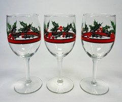 Vintage Libbey Holly & Berries Christmas Goblets Set of 3 Wine Glasses