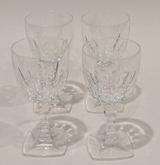 Cristal D’Arques-Durand Biarritz Canet Wine Glasses 6 oz 5.5″T Vintage, Set/4