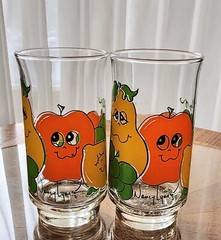 2 Vintage 70’s Nancy Lynn Signed Smiling Happy Fruit 5.5″ Drinking Glass Tumbler