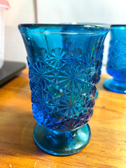 6 – Blue Daisy & Button Glass Tumblers 3 3/4″ Tall (L. E. Smith?)