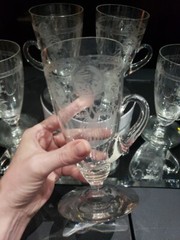 (5) Tumblers Footed handle Glasses 5-7/8″, Heisey crystal Pied Piper etch