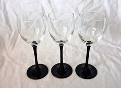 Luminarc France DOMINO Black Stem Wine Glasses 7.75″ Tall (Set of 3)