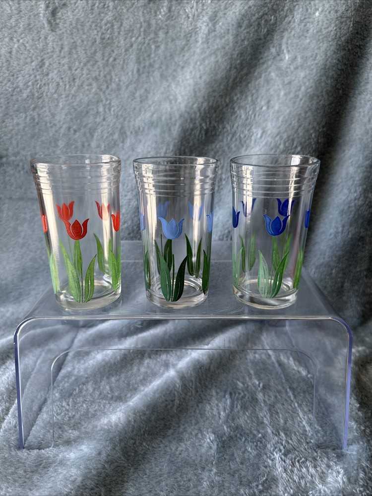 Swanky Swigs Vintage 1950’s Juice Glasses, Tulip Flower Design Red Blue Set of 3