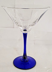 4 Skyy Vodka Clear Glass Etched Logo 6.5″ Cobalt Blue Stem Martini Glasses.