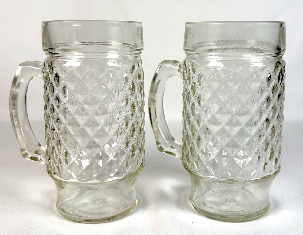 💥Set of 2 Vintage Glass Beer Mugs Diamond Pattern Pedestal Base.