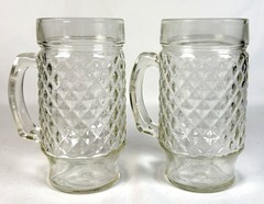 💥Set of 2 Vintage Glass Beer Mugs Diamond Pattern Pedestal Base.