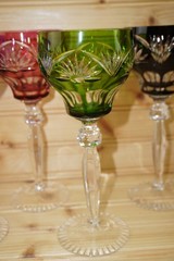 5-Cut To Clear Wine Glasses, 7 7/8″ Green Blue Red Black (G50)