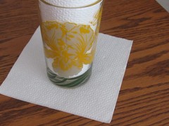 Vintage Boscul Gray/Yellow Iris Peanut Butter Glass – top name – 5 inches
