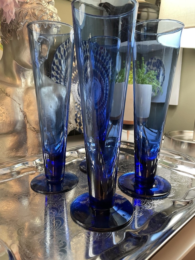 4 Set Vintage Art Glass handblown Cobalt Blue Pilsner Beer Champagne Glasses