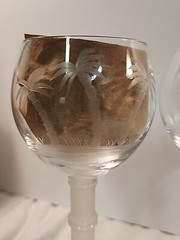 Tropical Etched Palm Tree Wine Glasses x 3 Frosted Bamboo Stem Cocktail Barware