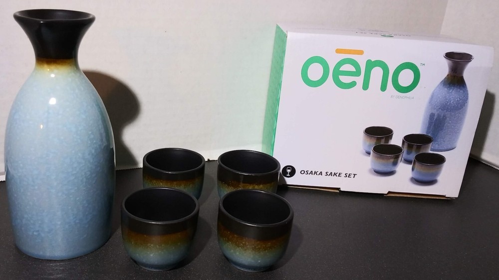 Oenophilia Osaka Sake Set Drink Decanter and Cups Set 5 Piece Ceramic Blue