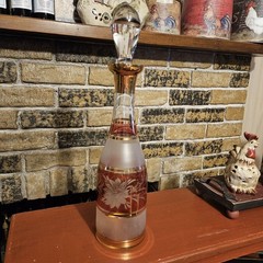 Vintage Frosted Cut Glass Traube Cranberry Red & Gold Decsnter 16″ Tall Pretty!