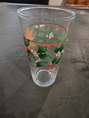 Poinsettia Holly and Berries 14 oz. Christmas Drinking Glasses Set of 8 EXC