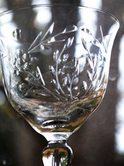 Vtg Set 7 HAND BEVEL CUT Wine Glasses CROSSED WREATH FLORAL/ Bulb Stem 4.75″