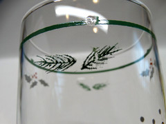 International Country Christmas Glass 12oz Tumbler 6 1/4″ Tall Winter Scene