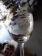 Toscany Clear Crystal Blown 7 3/4″ Wine Stem TOY8 Gray Cut Flower Leaves VGUC