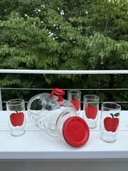 4 Vintage 1960s Red Textured Apple Glass 6” Tumblers + Aladdin Tea Jar Dispenser
