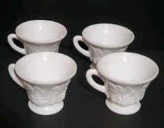 Indiana Glass Company Punch Cup Colony Harvest Grape White Milk Glass 4Pk Vtg