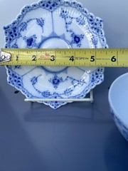 ROYAL COPENHAGEN 5 Pc Place Settings: Blue Fluted Full Lace 2nd Store Display