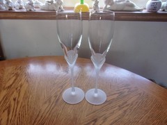 Toasting Flutes Frosted Petal Stem 9 7/8″ Crystal Mikasa Blown Glass – Set of 2