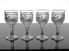 HOFBAUER BYRDES CLEAR BIRD CRYSTAL GIFTWARE WINE GLASSES (1435) – SET OF 4