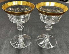 Pair Crystal Champagne Coupe Glasses with 24K Gold Minton Rim – THERESIENTHAL