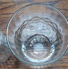 Vintage? set of (3) clear diamond/lattice pattern juice glasses