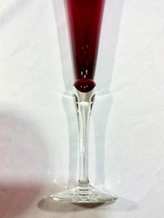 Lenox HOLIDAY GEMS RUBY Red Champagne Flutes w/ Etched Holly 11″ (Set Of 2)