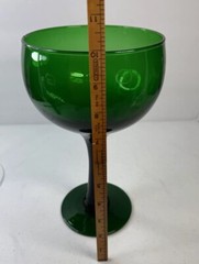 1 Single Oversized Wine Glass Dark Green Glass 5 7/8″ W x 10″ T Holds 40 oz