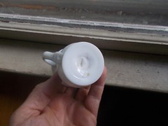1840s FREE BLOWN GLASS CHILD’S MUG APPLIED HANDLE HAND PAINTED «REMEMBER ME»