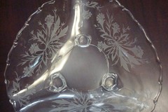 Fostoria Heather 2 pcs Glass Etched Three Footed Triangular & Round bowls [GL16]