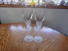 Toasting Flutes Frosted Petal Stem 9 7/8″ Crystal Mikasa Blown Glass – Set of 2