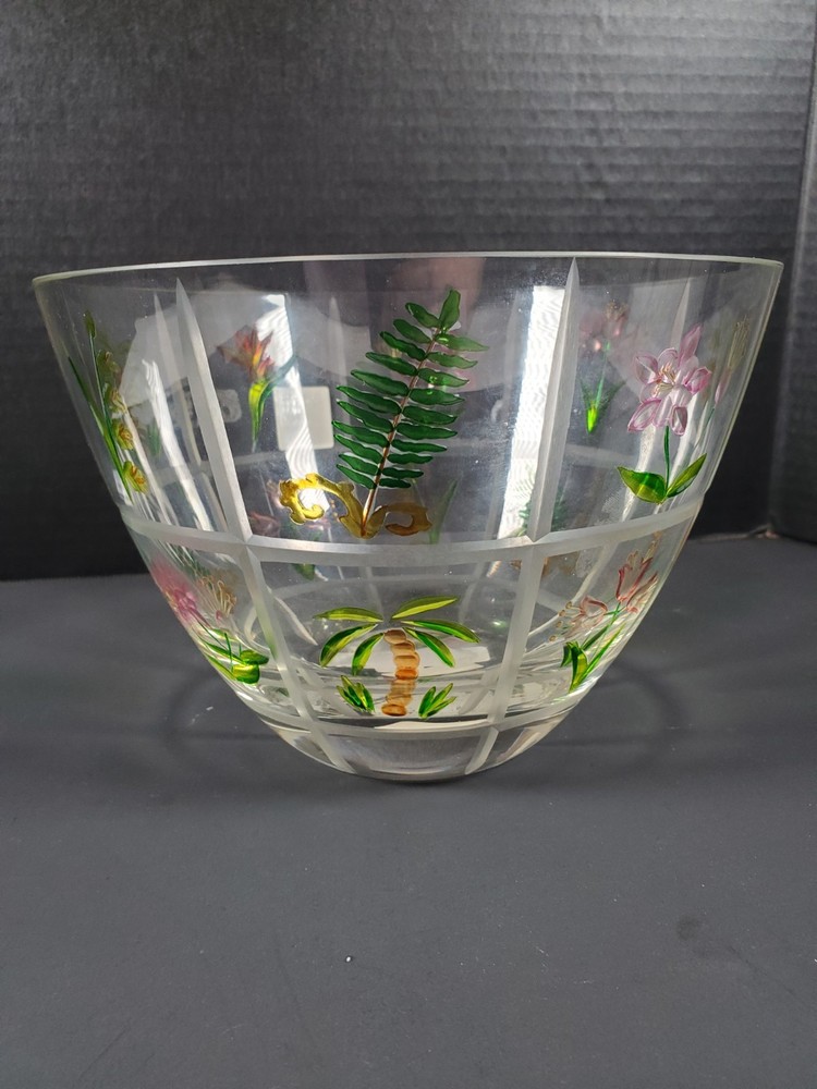 Fifth Avenue Crystal Bowl Hand Cut Floral Designs Painted Geometric 9″ Across