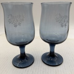 2- Pfaltzgraff Yorktowne Blue Etched Water Wine Goblets Retired Signed USA J2