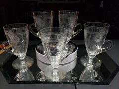 (5) Tumblers Footed handle Glasses 5-7/8″, Heisey crystal Pied Piper etch