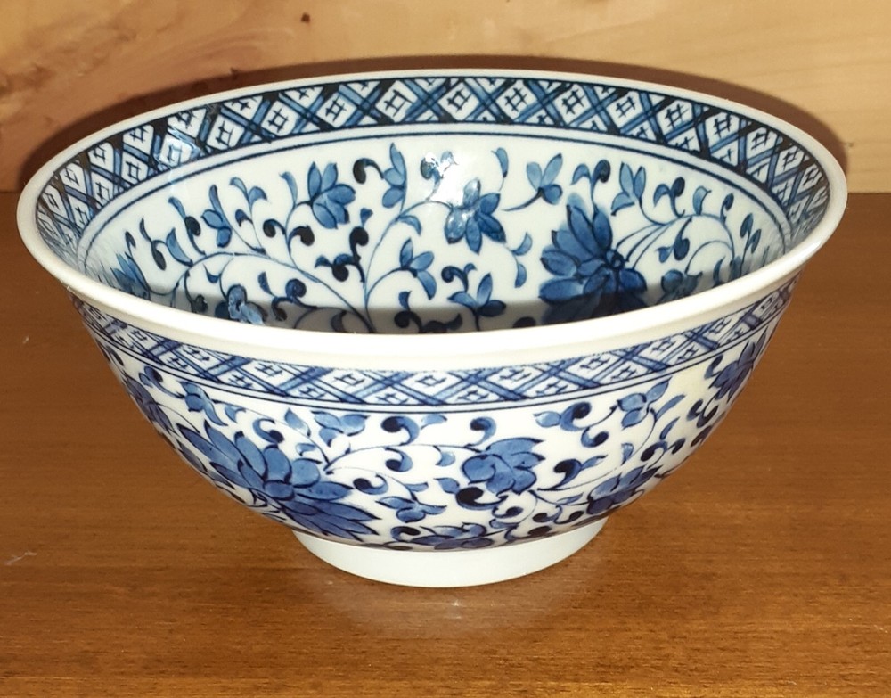 Oriental Blue Floral Vine Design Footed Rice Bowl 5 7/8″ Diameter 2 3/4″ Deep
