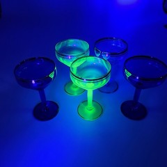 Vtg Set of 5 Coupe Champagne Glasses Platinum Stripes 4.5″T Blue Green Glow READ