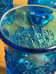 6 – Blue Daisy & Button Glass Tumblers 3 3/4″ Tall (L. E. Smith?)