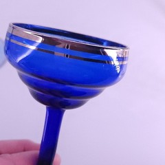 Vtg Set of 5 Coupe Champagne Glasses Platinum Stripes 4.5″T Blue Green Glow READ