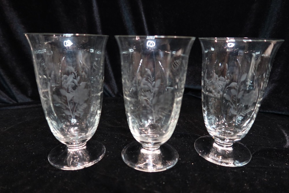 Etched Flowers and Leaves 3 Footed Iced Tea Tumblers 5 1/2″