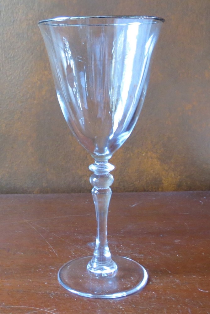 Cristal D’Arques Durand Maria Platinum 7 5/8” Wine Goblet(s)