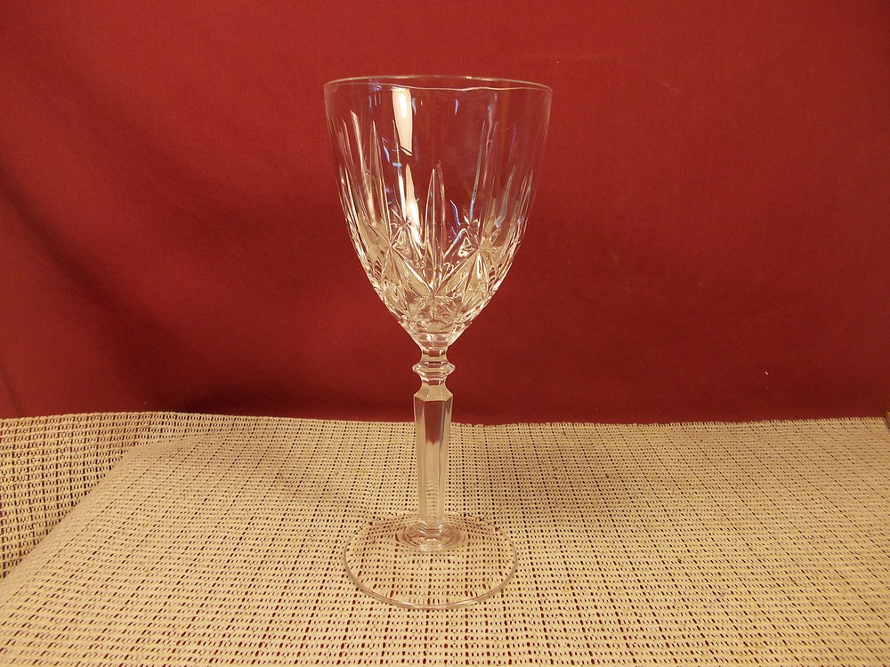 Oneida Crystal Orchestra Pattern Water Goblet 7 3/4″
